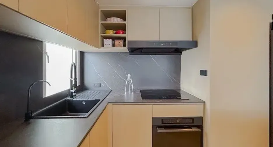 For sale 4 bedrooms condo in Watthana, Bangkok