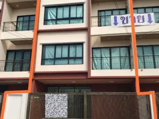 出售 4 卧室 联排别墅 在 Bueng Kum, 曼谷