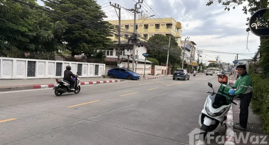 出售 土地 在 Lat Phrao, 曼谷