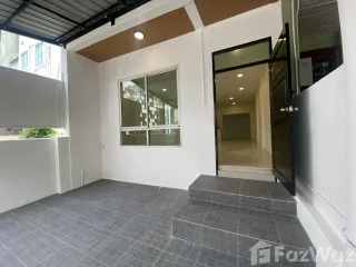 出售 3 卧室 联排别墅 在 Mueang Samut Prakan, Samut Prakan
