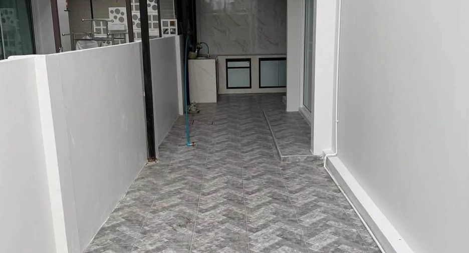 Продажа 3 спальни дом в Банг Ламунг, Чонбури