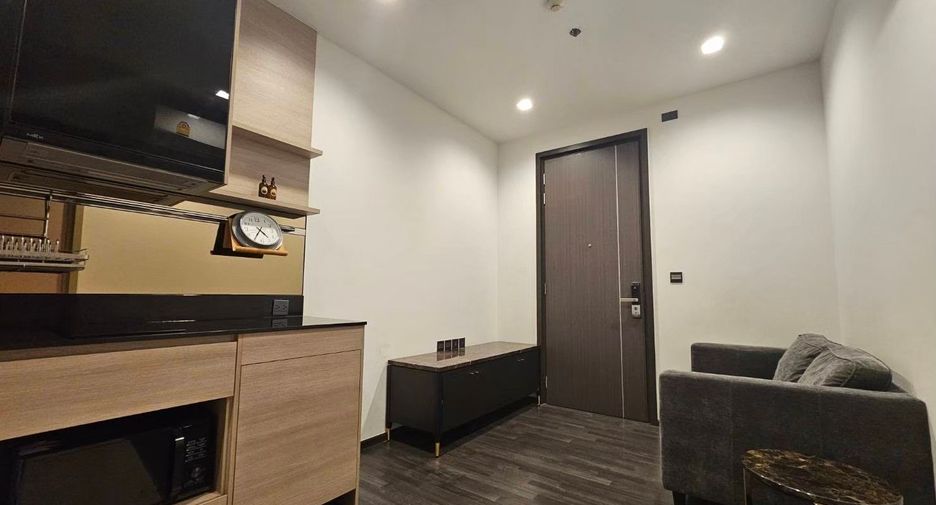 Продажа 1 кровать кондо в Хуаи Кхщанг, Бангкок