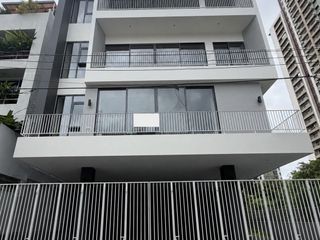 Gewerbefläche zum Kauf in Huai Khwang, Bangkok