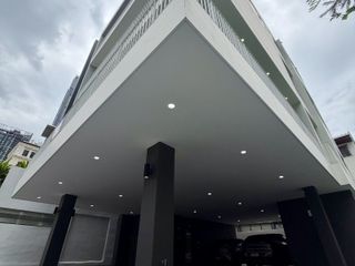 Gewerbefläche zum Kauf in Huai Khwang, Bangkok