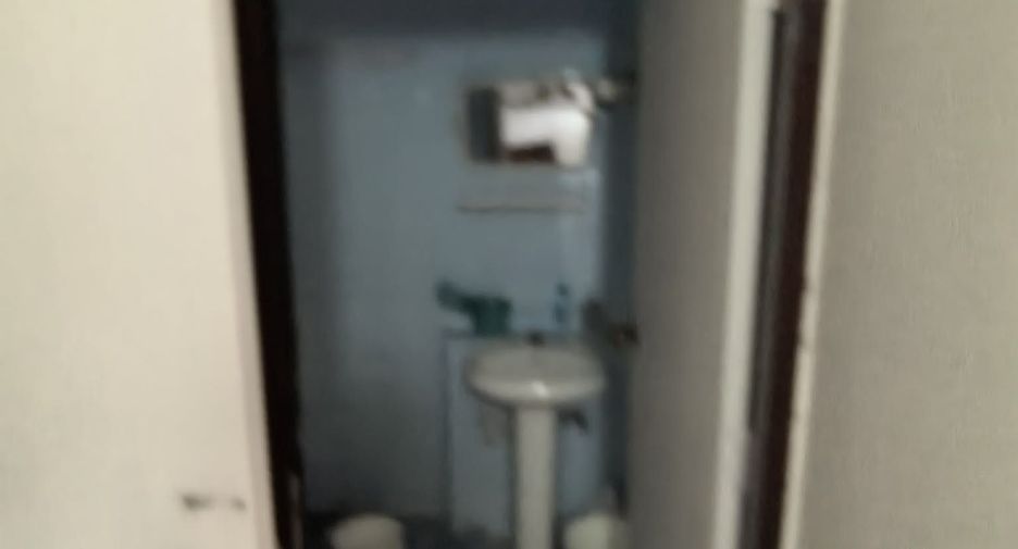 For rent 12 bedrooms hotel in Khlong Toei, Bangkok