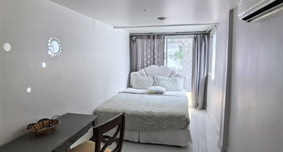 For rent 12 bedrooms hotel in Khlong Toei, Bangkok