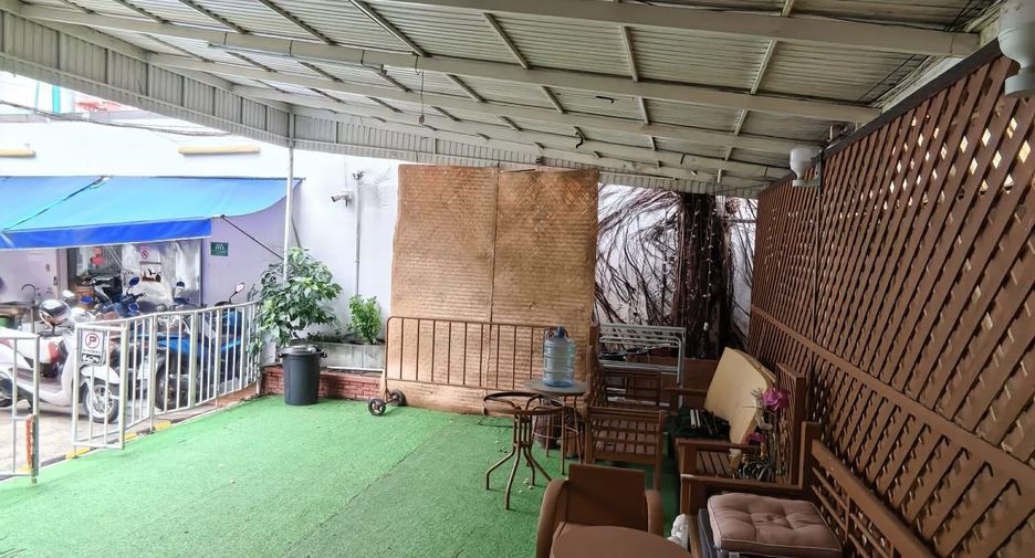 For rent 12 bedrooms hotel in Khlong Toei, Bangkok