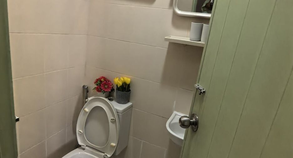 For rent 12 bedrooms hotel in Khlong Toei, Bangkok