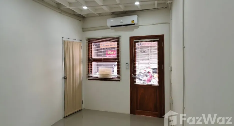 出售 和 出租 3 卧室 联排别墅 在 Mueang Chiang Mai, Chiang Mai