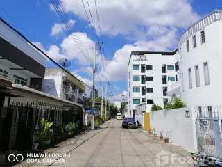 Casa adosada en venta de 6 habitaciones en Bang Na, Bangkok