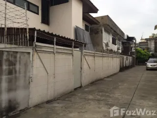 Casa adosada en venta de 6 habitaciones en Bang Na, Bangkok