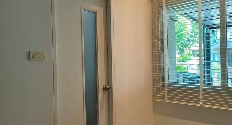 For rent 3 ベッドルーム townhouse in Khlong Sam Wa, Bangkok