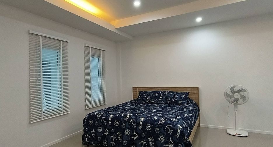 For rent 3 ベッドルーム townhouse in Khlong Sam Wa, Bangkok