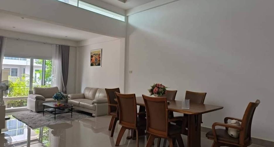 For rent 3 ベッドルーム townhouse in Khlong Sam Wa, Bangkok