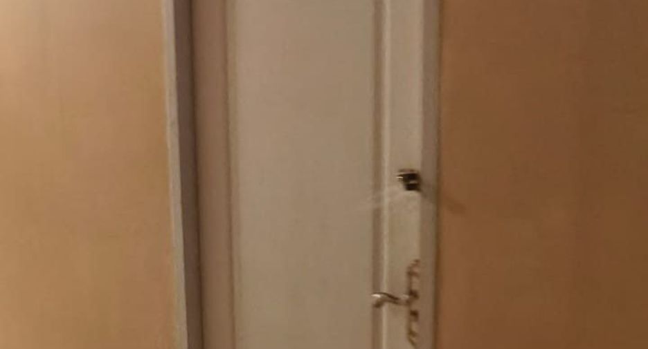 For rent 8 bedrooms hotel in Khlong Toei, Bangkok