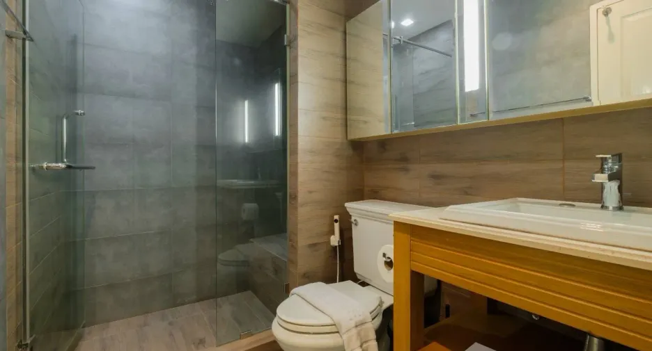 For rent 1 bed condo in Khlong San, Bangkok