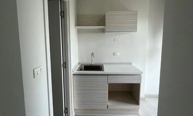 For sale 1 bed condo in Khlong Toei, Bangkok