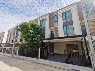 Аренда 6 спальни таунхаус в Bang Phli, Самутпракан