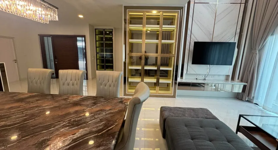 For rent 4 bedrooms house in Sai Mai, Bangkok