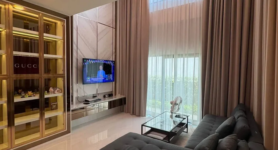 For rent 4 bedrooms house in Sai Mai, Bangkok