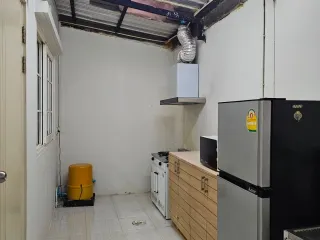 Casa adosada en alquiler de 4 habitaciones en Prawet, Bangkok