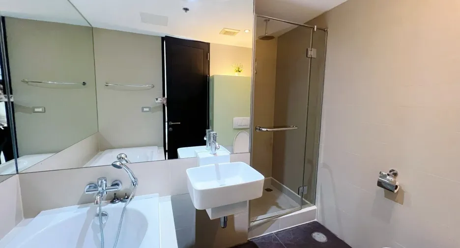 For rent 1 bed condo in Watthana, Bangkok