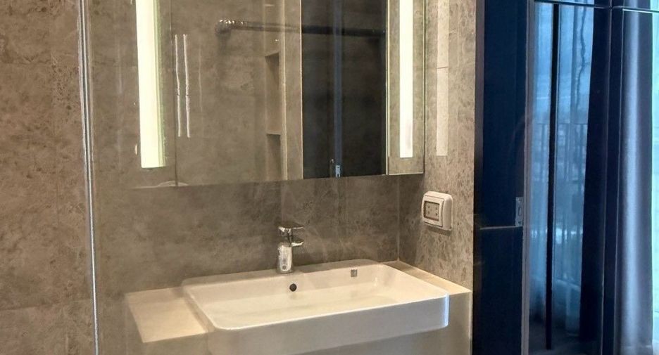 For rent 1 bed condo in Phaya Thai, Bangkok