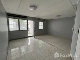 Аренда 2 спальни таунхаус в Щаттхана, Бангкок