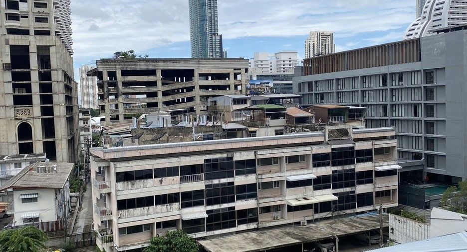 For sale 1 bed condo in Sathon, Bangkok