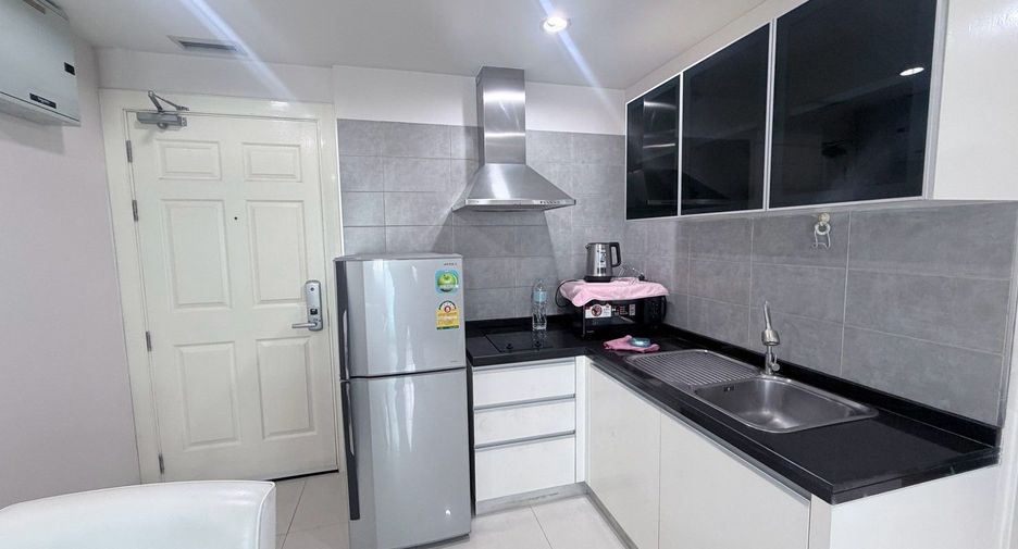 For rent 2 bedrooms condo in Bang Rak, Bangkok
