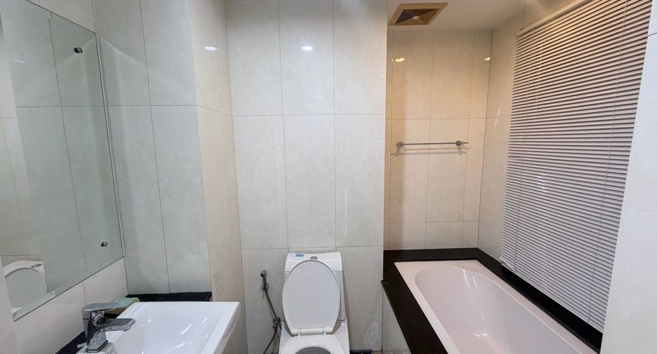 For rent 2 bedrooms condo in Bang Rak, Bangkok