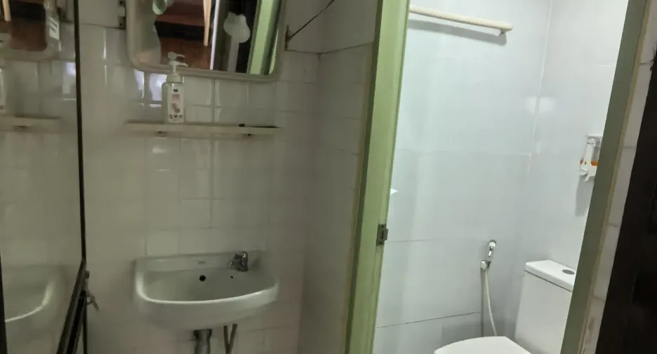 For rent 12 bedrooms hotel in Khlong Toei, Bangkok