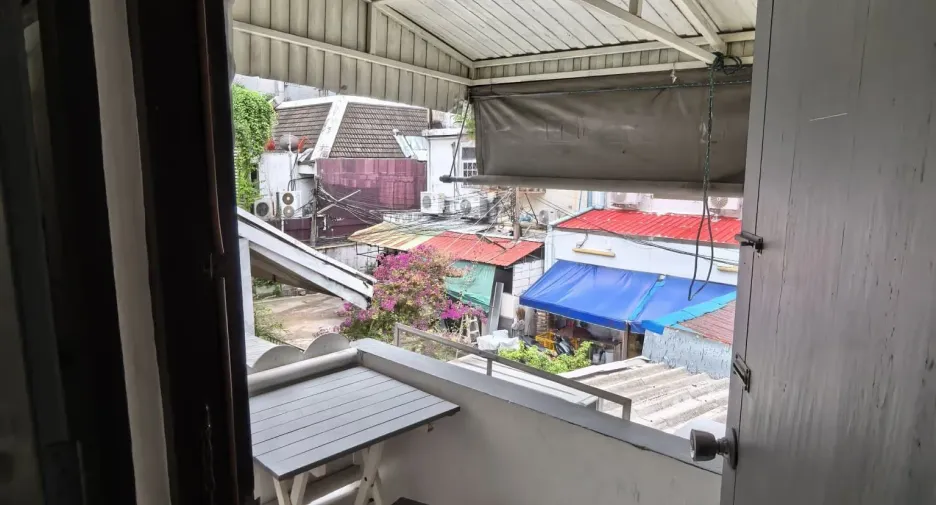 For rent 12 bedrooms hotel in Khlong Toei, Bangkok