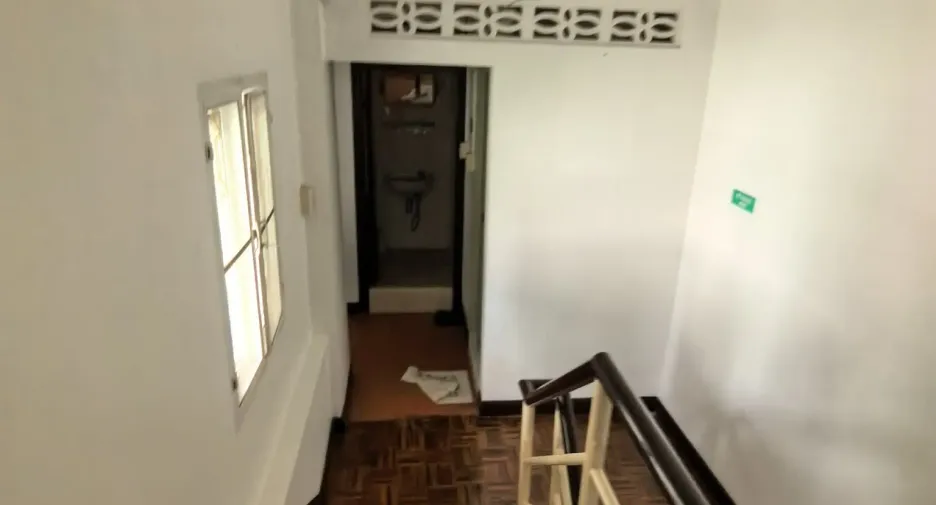 For rent 12 bedrooms hotel in Khlong Toei, Bangkok