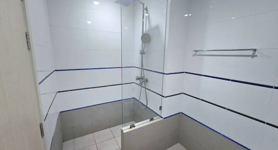 For sale 2 bedrooms condo in Cha Am, Phetchaburi