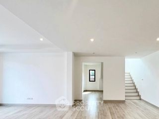 出售 4 卧室 独立屋 在 Sai Mai, 曼谷
