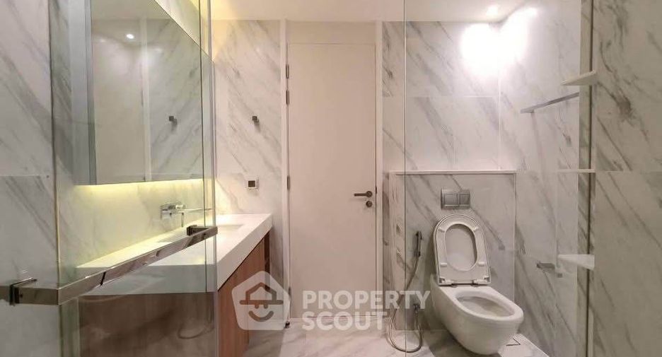 For rent 2 bedrooms condo in Khlong Toei, Bangkok