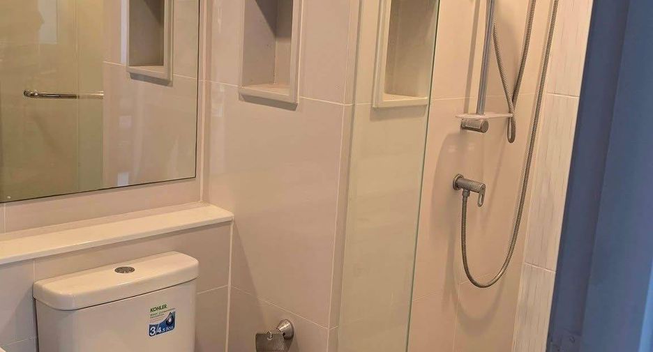 Wohnung zur Miete mit 1 Zimmer in Huai Khwang, Bangkok