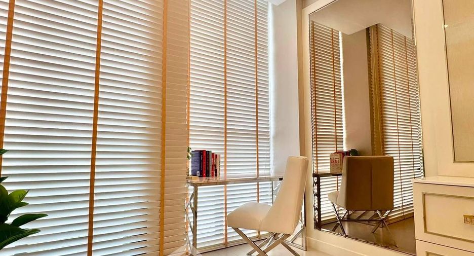For rent 2 bedrooms condo in Pathum Wan, Bangkok