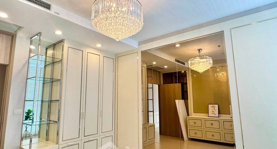 For rent 2 bedrooms condo in Pathum Wan, Bangkok