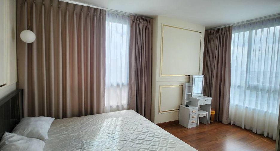For rent 2 bedrooms condo in Thon Buri, Bangkok