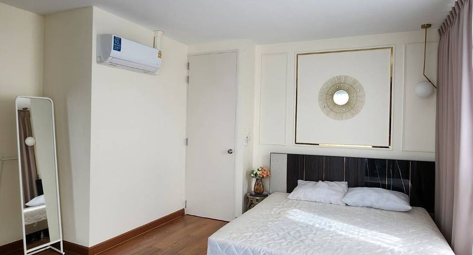 For rent 2 bedrooms condo in Thon Buri, Bangkok
