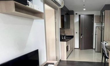 Condo en alquiler de 1 habitaciones en Huai Khwang, Bangkok