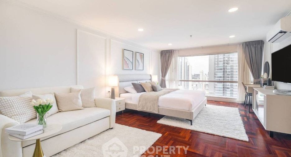 For rent 3 bedrooms condo in Watthana, Bangkok