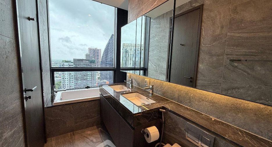 Condo en alquiler de 2 habitaciones en Khlong Toei, Bangkok