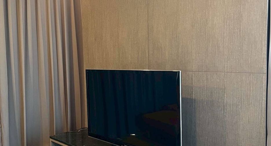 For rent 2 bedrooms condo in Bang Rak, Bangkok