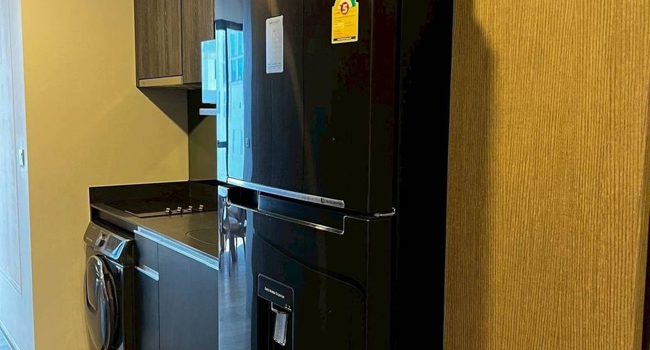 For rent 2 bedrooms condo in Bang Rak, Bangkok