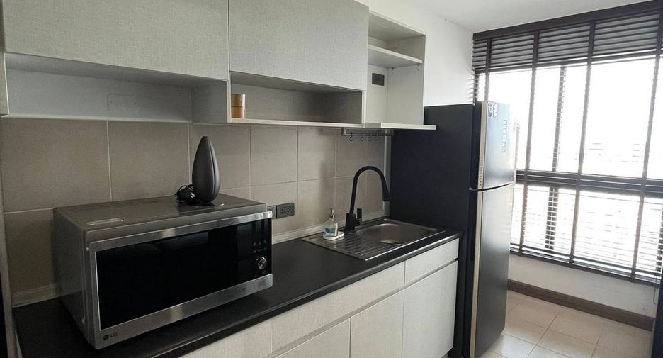 For rent 2 bedrooms condo in Thon Buri, Bangkok
