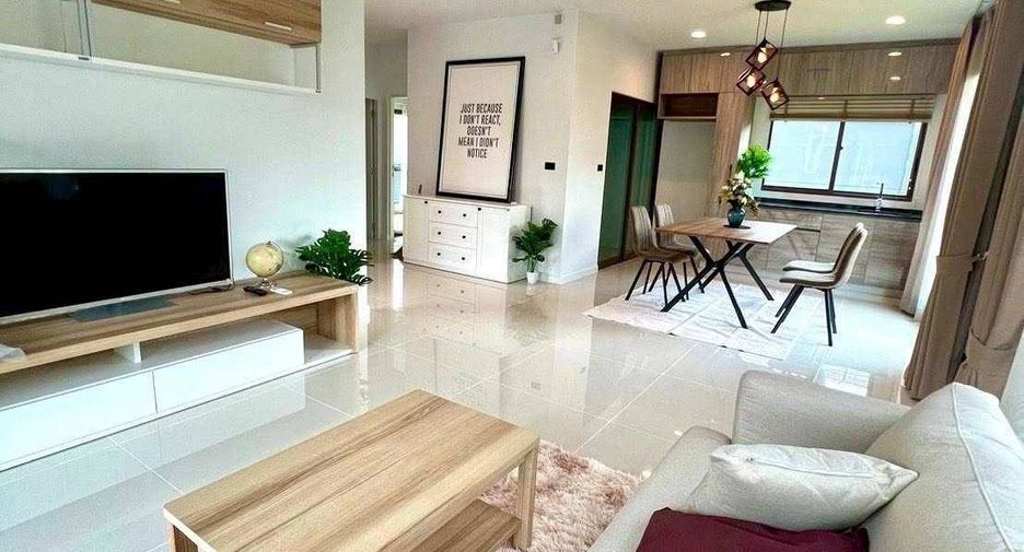 For rent 4 bedrooms house in Bang Kapi, Bangkok