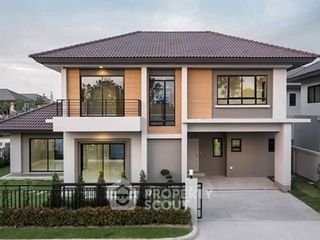 For rent 4 bedrooms house in Bang Khen, Bangkok